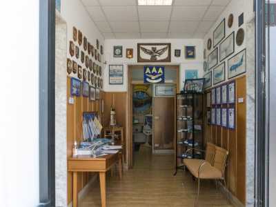 ...che ci appare subito come un piccolo museo